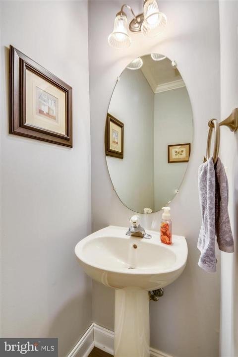 210 Trading Ln, Pasadena, MD 21122 photo 9