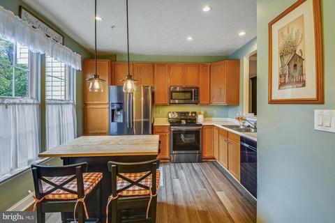 210 Trading Ln, Pasadena, MD 21122 photo 2