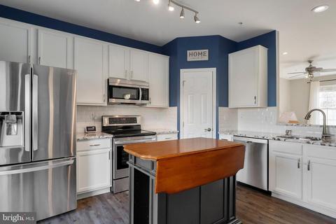 208 Wheyfield Ct, Pasadena, MD 21122 photo 2