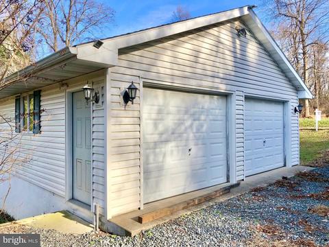 3810 Contees Wharf Ln, Edgewater, MD 21037 photo 2