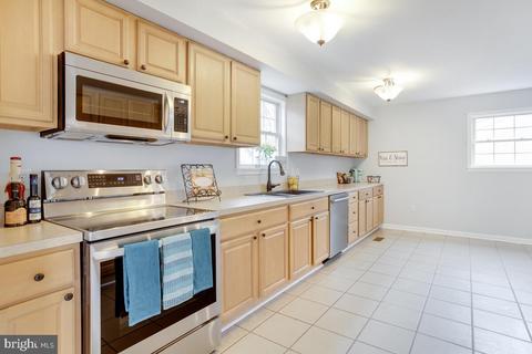 7793 Catherine Ave, Pasadena, MD 21122 photo 15