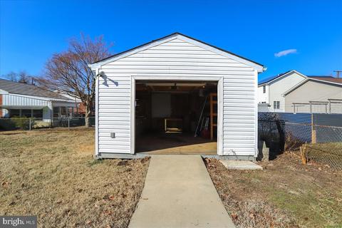 8429 Arbutus Rd, Pasadena, MD 21122 photo 15