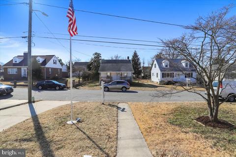 8429 Arbutus Rd, Pasadena, MD 21122 photo 4