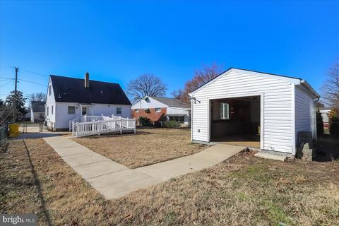 8429 Arbutus Rd, Pasadena, MD 21122 photo 16
