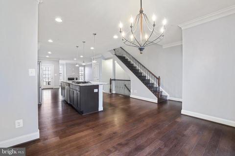 8221 White Star Xing, Pasadena, MD 21122 photo 9