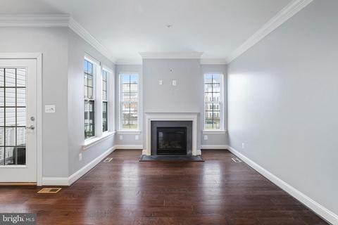 8221 White Star Xing, Pasadena, MD 21122 photo 13