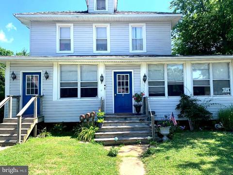 8453 Bay Dr, Pasadena, MD 21122 photo 1