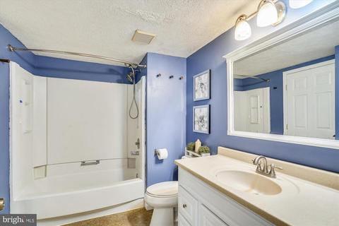 7923 Sutherland Ct, Pasadena, MD 21122 photo 13