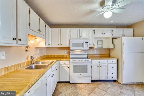 7923 Sutherland Ct, Pasadena, MD 21122 photo 11