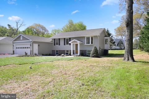 549 6th St, Pasadena, MD 21122 photo 3