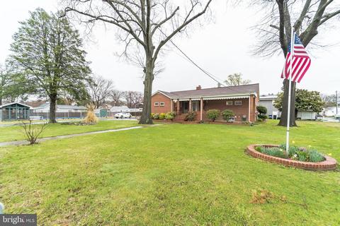 7815 Bertha Rd, Pasadena, MD 21122 photo 2