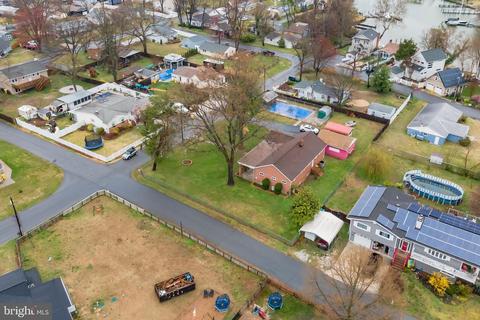 7815 Bertha Rd, Pasadena, MD 21122 photo 4