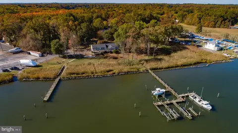 1052 Old Turkey Point Rd, Edgewater, MD 21037