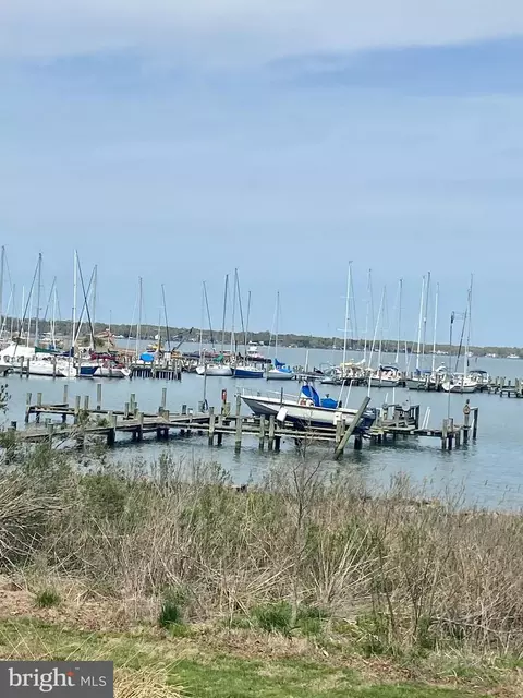 1052 Old Turkey Point Rd, Edgewater, MD 21037 photo 9