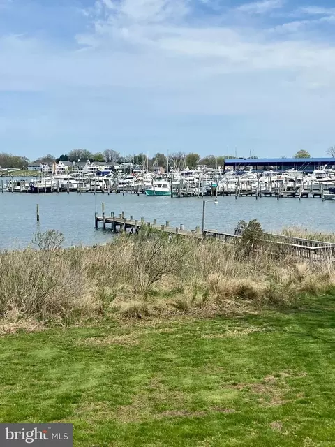 1052 Old Turkey Point Rd, Edgewater, MD 21037 photo 11