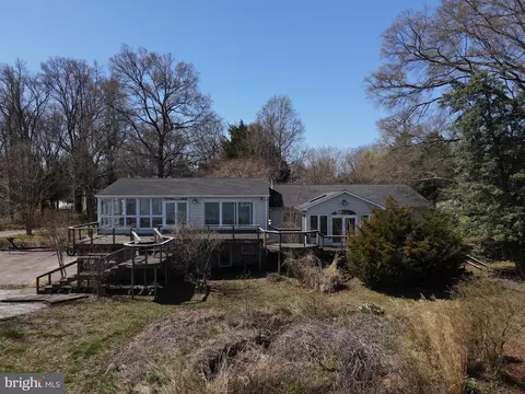 1052 Old Turkey Point Rd, Edgewater, MD 21037 photo 4