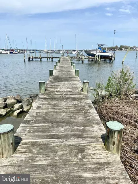 1052 Old Turkey Point Rd, Edgewater, MD 21037 photo 10