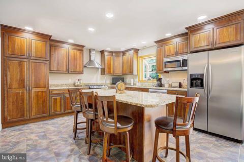 892 Chestnut Tree Dr, Annapolis, MD 21409 photo 2