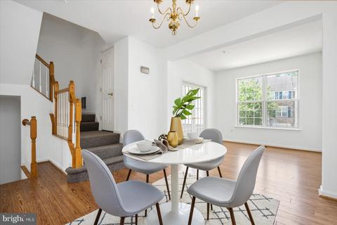 3906 Apple Orchard Dr, Pasadena, MD 21122 photo 4
