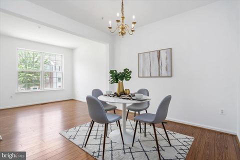 3906 Apple Orchard Dr, Pasadena, MD 21122 photo 3