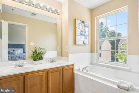 3906 Apple Orchard Dr, Pasadena, MD 21122 photo 32