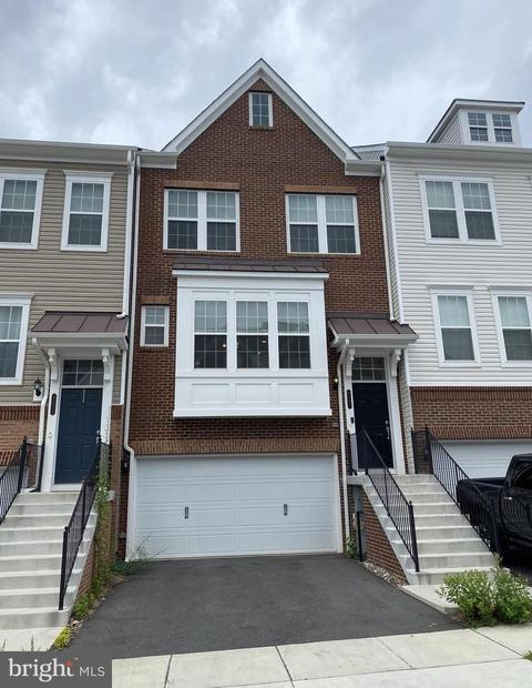 8331 Meadowood Dr, Hanover, MD 21076 photo 1