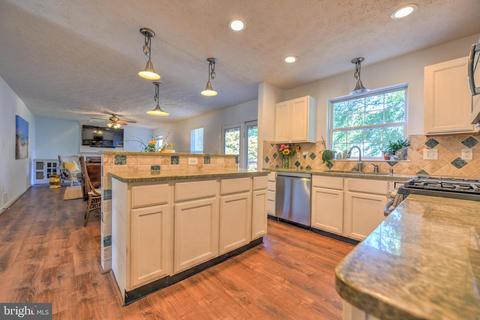 8146 Bell Tower Xing, Pasadena, MD 21122 photo 14