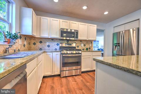 8146 Bell Tower Xing, Pasadena, MD 21122 photo 16