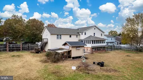 Exterior - 1198 Hunter Rd, Pasadena, MD 21122 photo 6 of 13