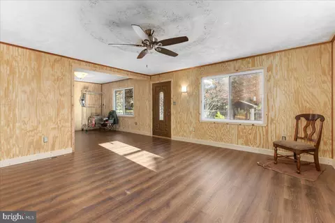 Living - 1198 Hunter Rd, Pasadena, MD 21122 photo 1 of 3
