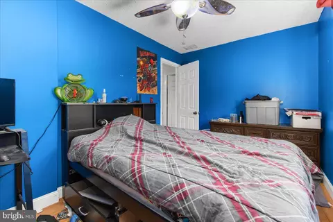 Bedroom - 1198 Hunter Rd, Pasadena, MD 21122 photo 6 of 10