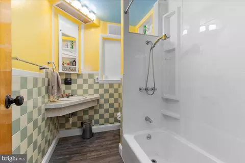 Bath - 1198 Hunter Rd, Pasadena, MD 21122 photo 1 of 3