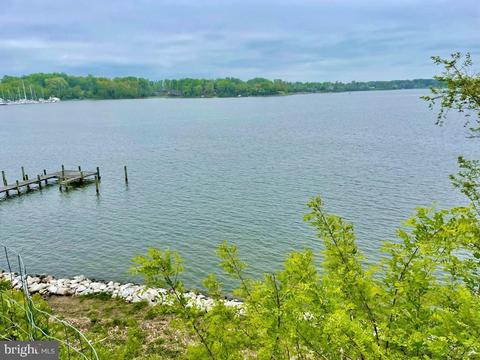 29 S River Rd S, Edgewater, MD 21037