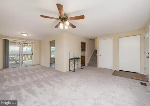 7726 Acrocomia Dr, Hanover, MD 21076 photo 2
