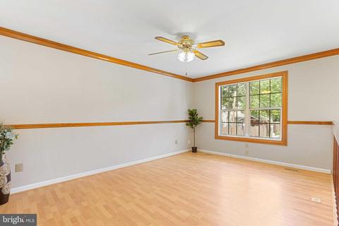 1105 Hotel Dr, Pasadena, MD 21122 photo 5