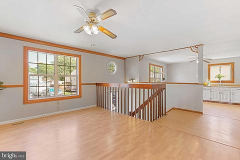 1105 Hotel Dr, Pasadena, MD 21122 photo 6
