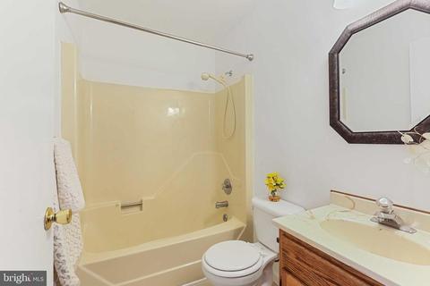 1105 Hotel Dr, Pasadena, MD 21122 photo 12