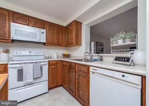 1202 Quaker Ridge Dr, Arnold, MD 21012 photo 5