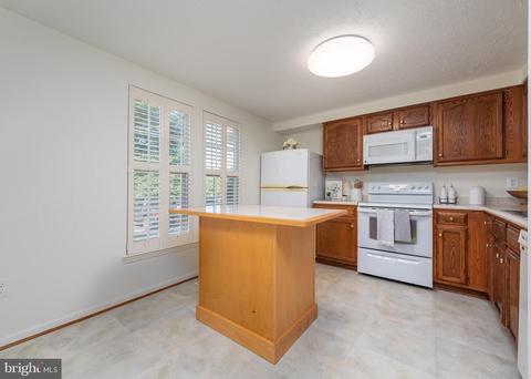 1202 Quaker Ridge Dr, Arnold, MD 21012 photo 4