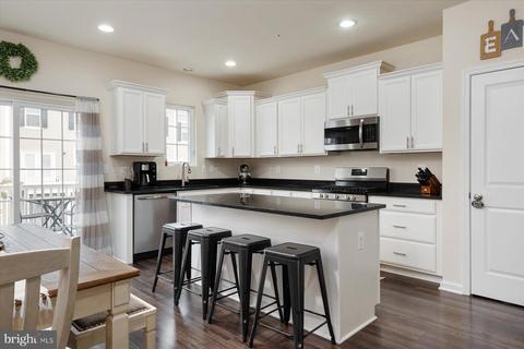8351 Daydream Cres, Pasadena, MD 21122 photo 9