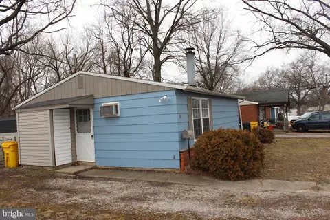 102 Glen Rd, Glen Burnie, MD 21060