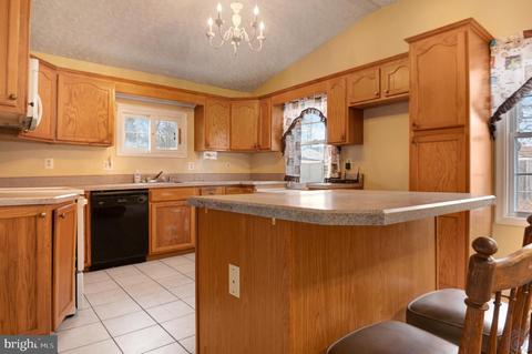 7788 Catherine Ave, Pasadena, MD 21122 photo 1