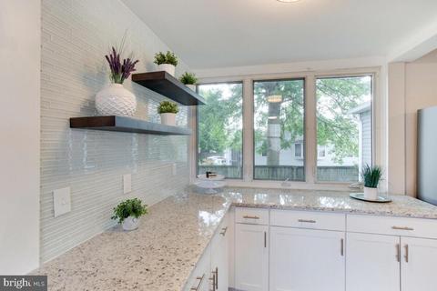 1609 Bentley Rd, Edgewater, MD 21037 photo 3