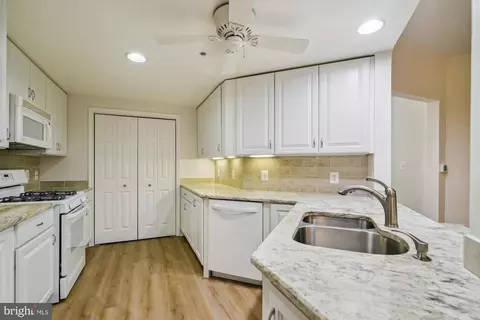 604 Mckinsey Park Dr #106, Severna Park, MD 21146