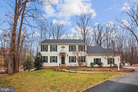 1700 Saddle Dr, Gambrills, MD 21054