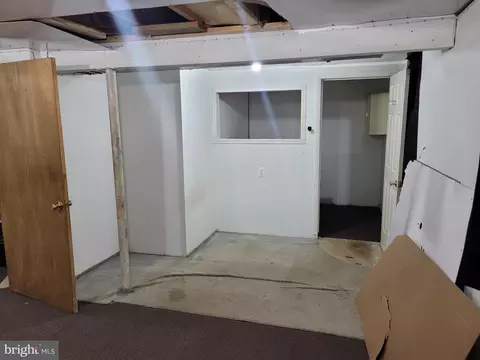8106 Hog Neck Rd, Pasadena, MD 21122 photo 18