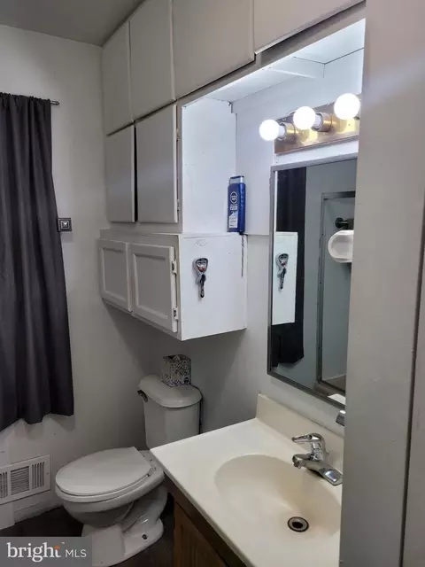 8106 Hog Neck Rd, Pasadena, MD 21122 photo 15