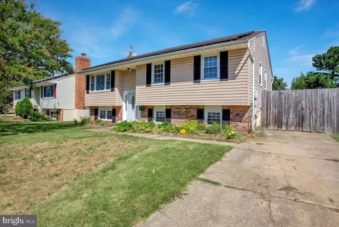 7509 Saffron Ct, Hanover, MD 21076