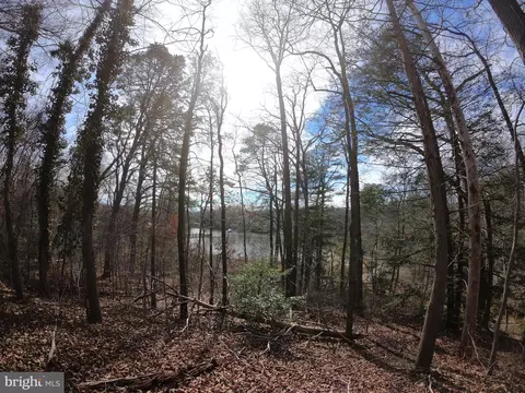 575 Riverview Rd, Pasadena, MD 21122