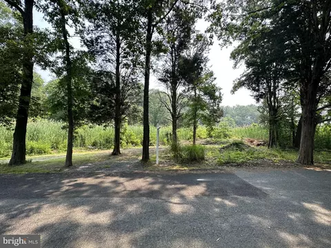 1710 Cedar Ave, Shady Side, MD 20764